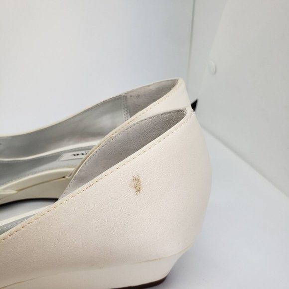 NINA RIVKA WEDGE WEDDING BRIDAL IVORY SHOES sz 7 Flat Brooch Rhinestone - Picture 9 of 12